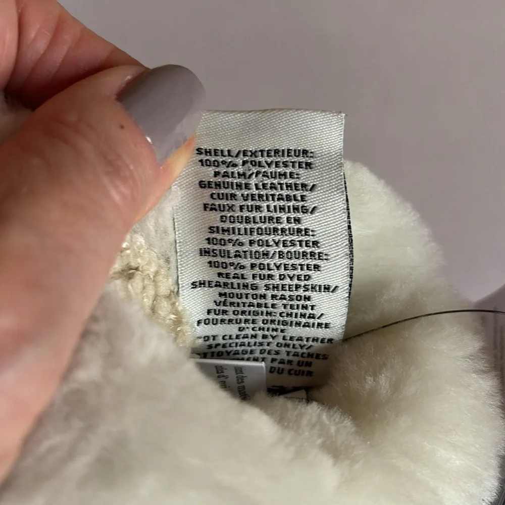 UGG nylon glove with conductive palm